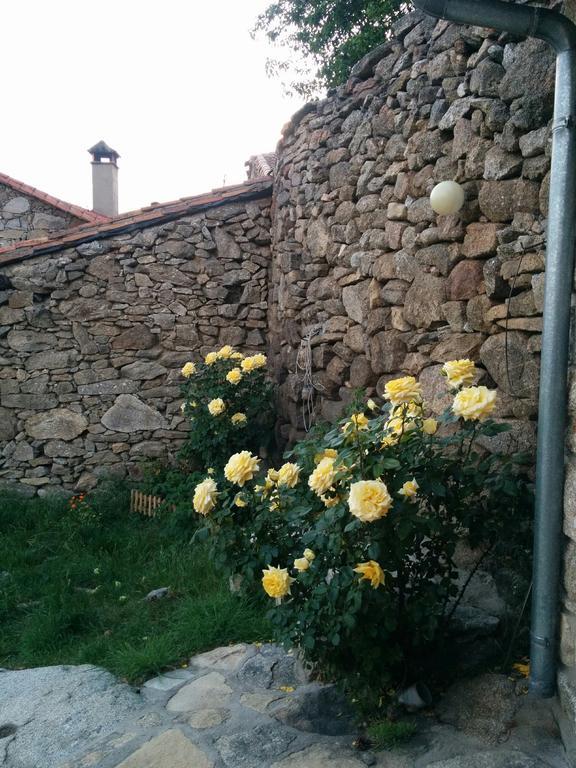 Casa Rural Almanzor นาวาร์เรดอนดา เด เกรโดส ภายนอก รูปภาพ